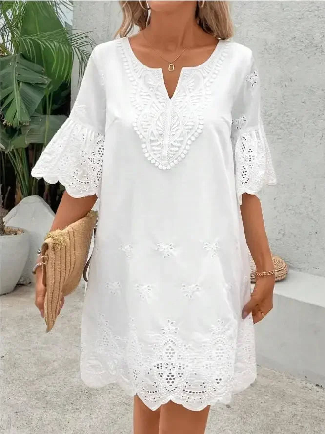 Mode décontracté dentelle col en v à manches courtes Robe nouveau évider élégant décontracté blanc bureau vacances robes de soirée Robe Femme été