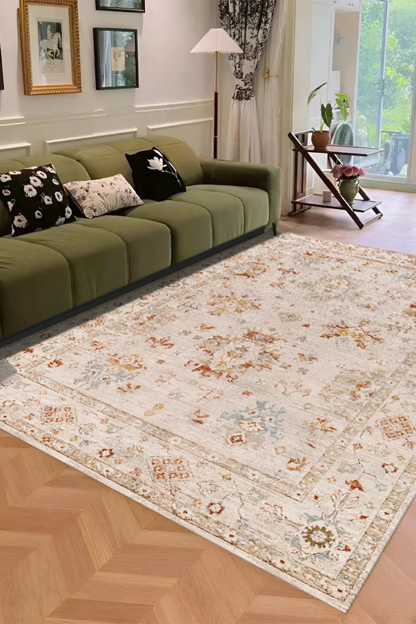 tapis bohème vintage "Atelier" aux tons doux d'Eau et Beige, style patiné.