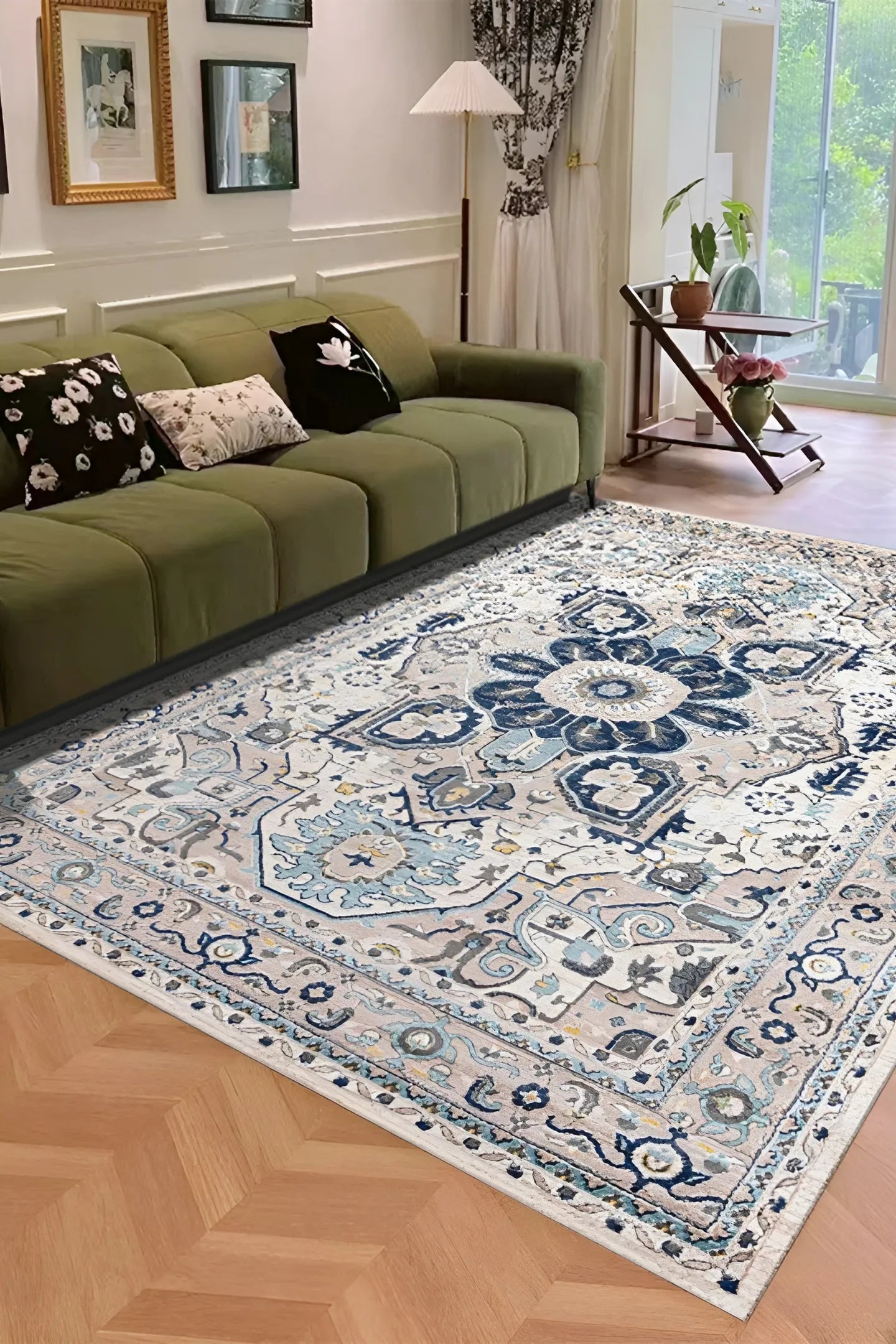 Tapis de salon "Atelier", design bohème vintage Bleu Céladon avec un canapé vert